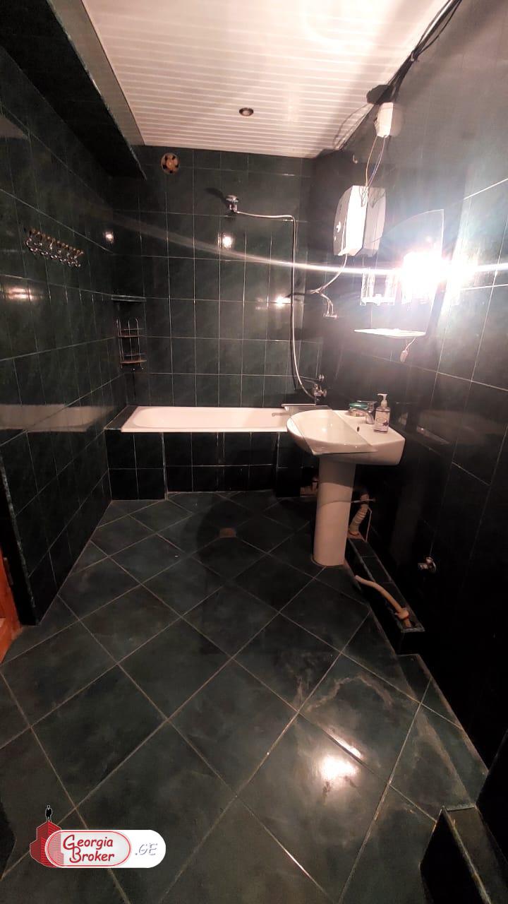 old repaired 6-room apartment for sale